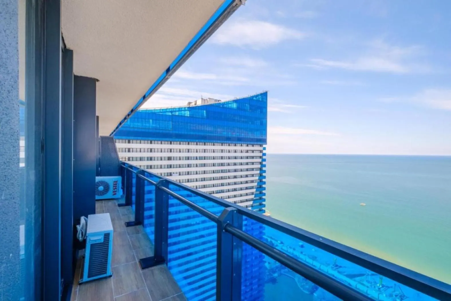 Lavish Sea View Aparthotel In Orbi City באטומי