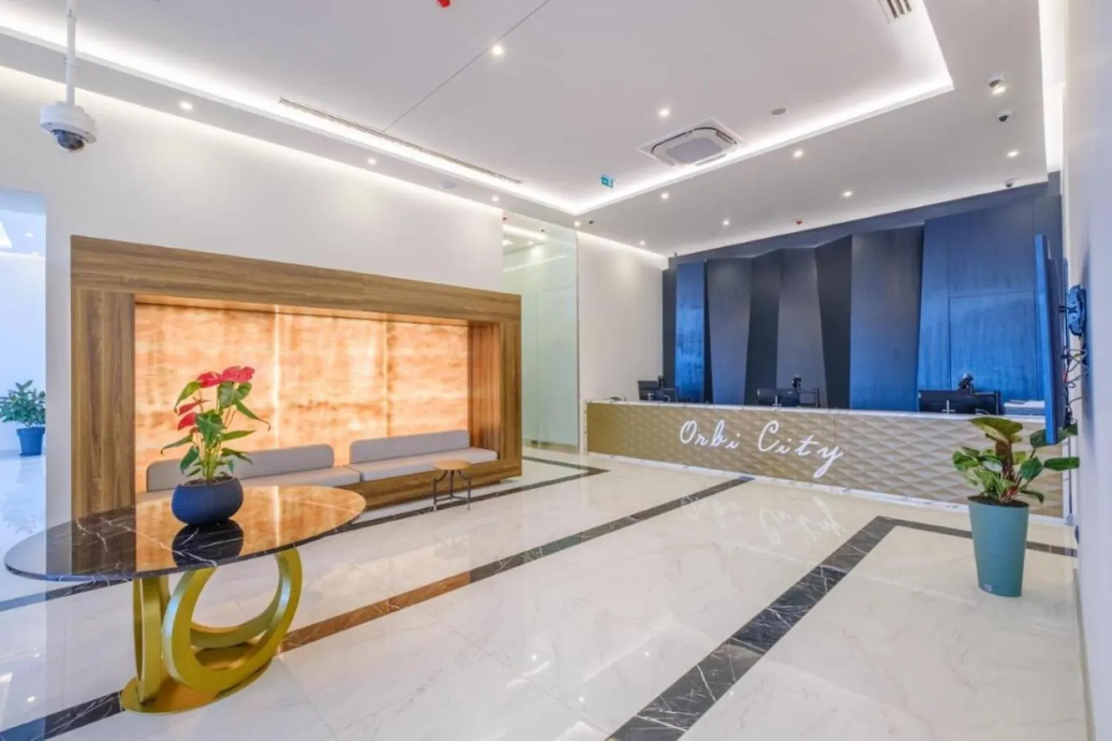 Lavish Sea View Aparthotel In Orbi City באטומי בית הארחה