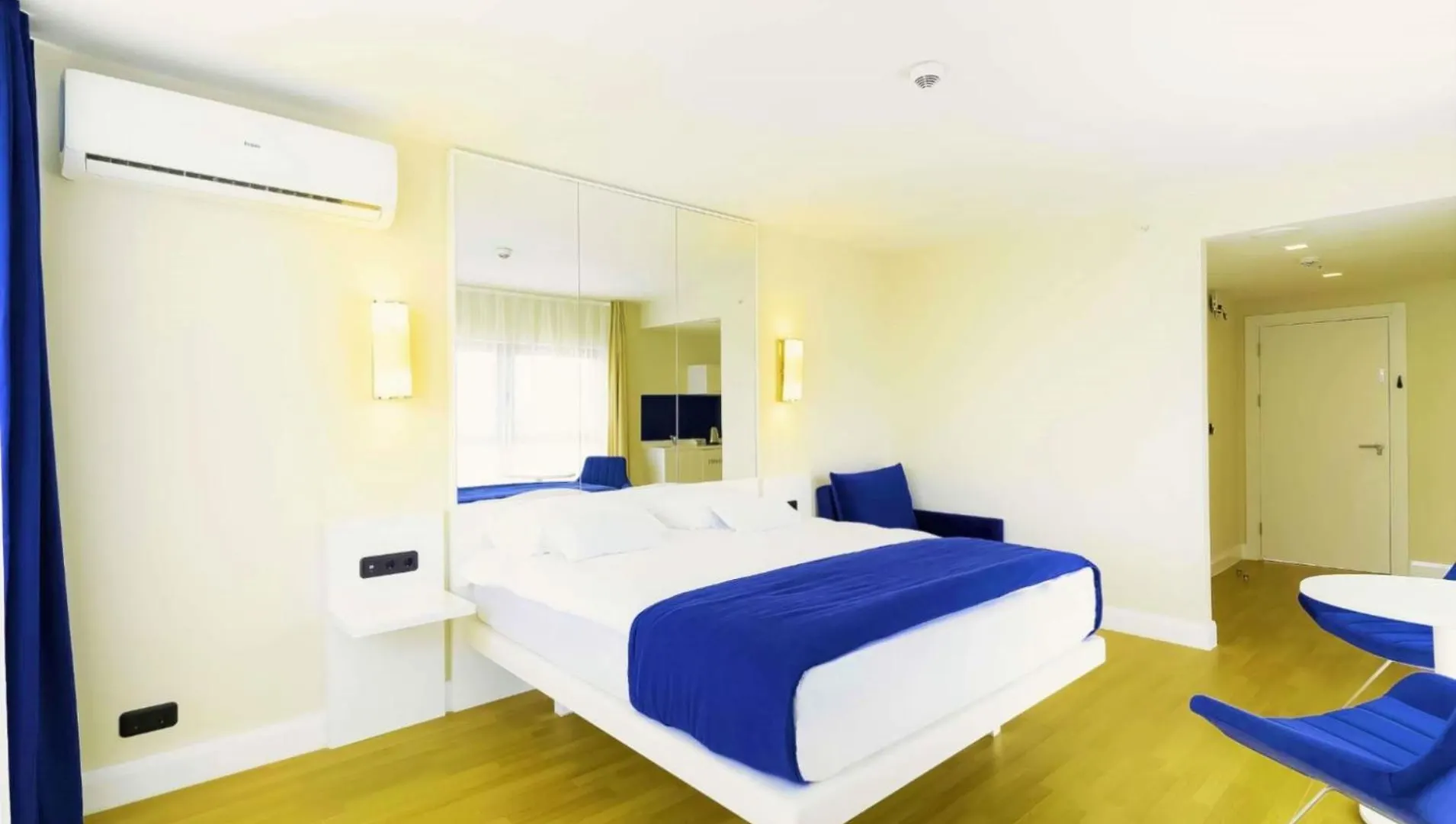 Lavish Sea View Aparthotel In Orbi City באטומי