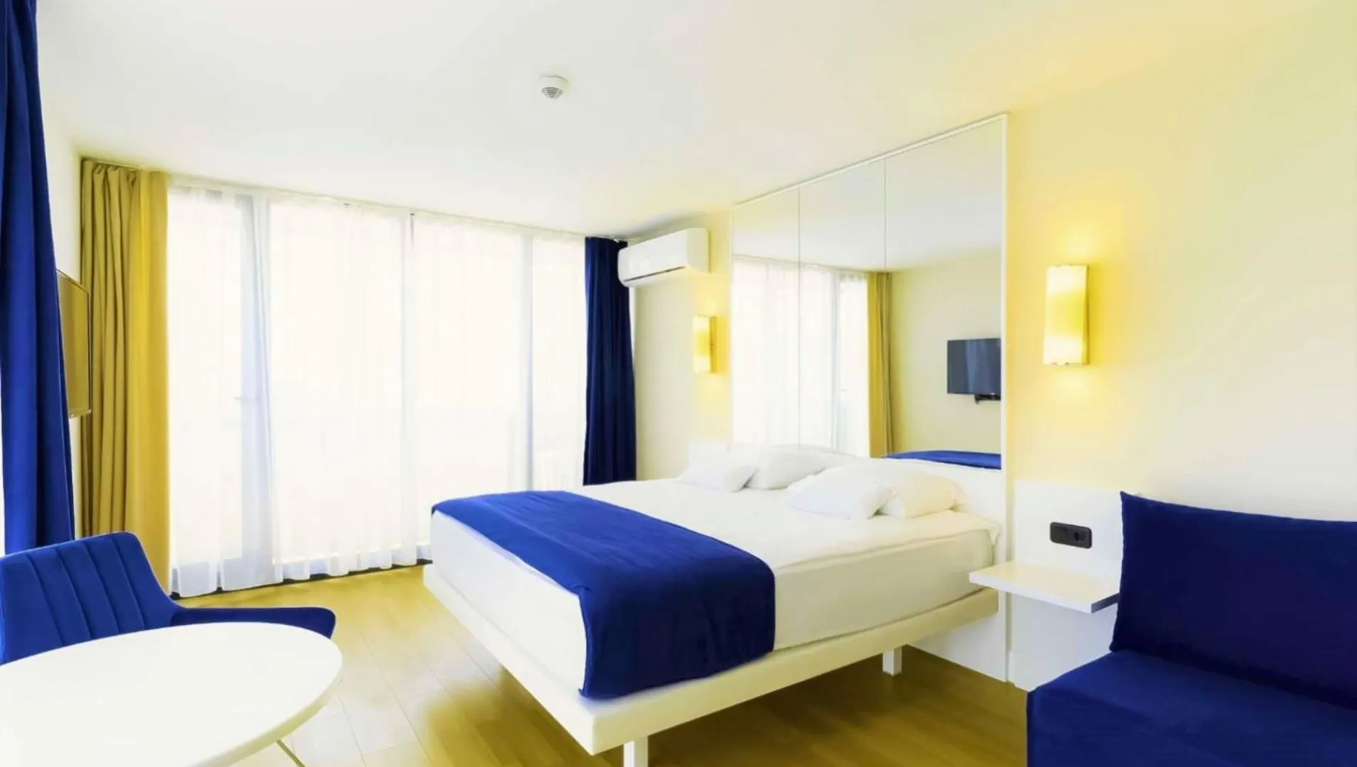 בית הארחה Lavish Sea View Aparthotel In Orbi City באטומי