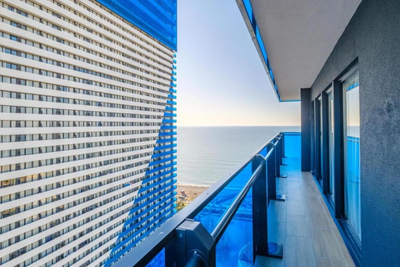 Lavish Sea View Aparthotel In Orbi City באטומי בית הארחה