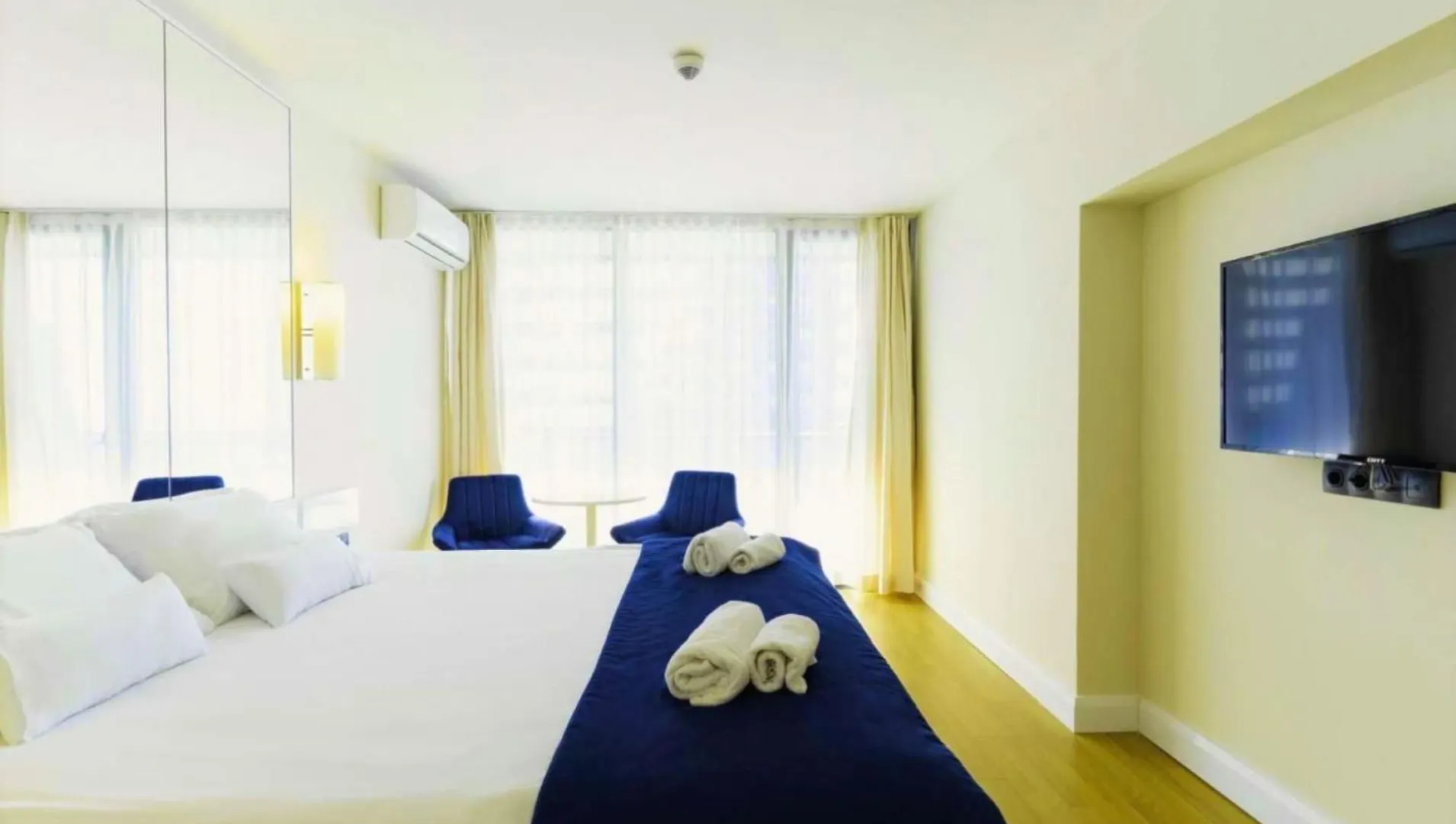 בית הארחה Lavish Sea View Aparthotel In Orbi City באטומי